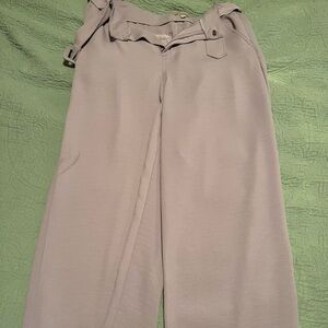 Light purple belt buckle pants
